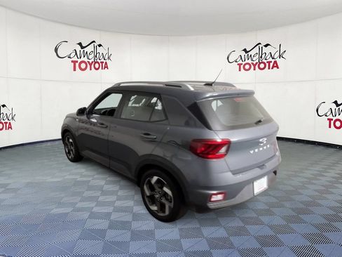 Used 2025 Hyundai Venue SEL FWD image 8