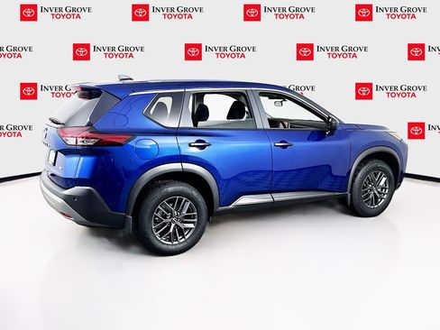 Used 2023 Nissan Rogue S AWD/4WD image 5