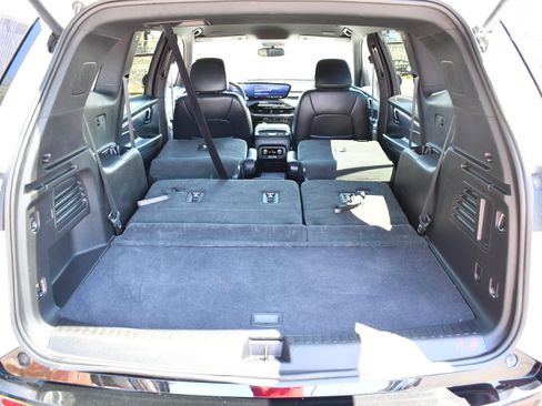 Used 2025 Buick Enclave Sport Touring FWD image 10