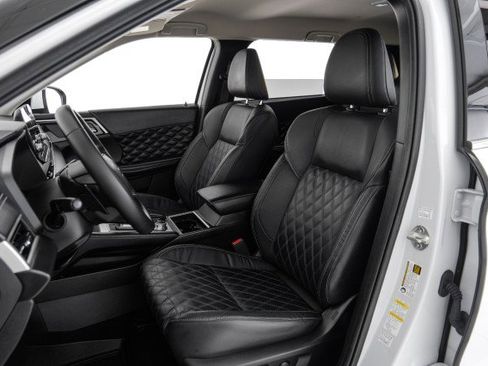 Used 2022 Mitsubishi Outlander SEL image 29