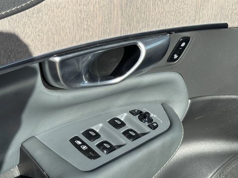 Used 2024 Volvo XC90 T8 Ultimate w/ Lounge Package image 29