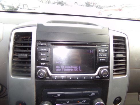 Used 2018 Nissan Frontier SV image 58