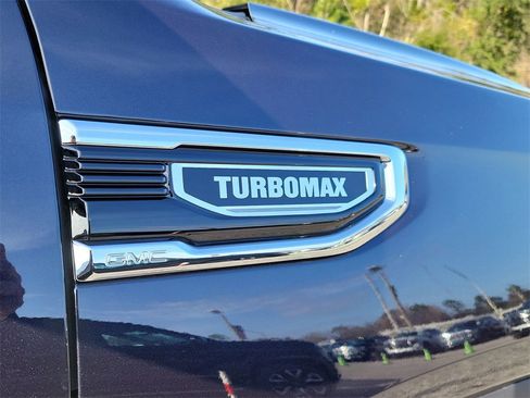 New 2025 GMC Sierra 1500 SLE image 7