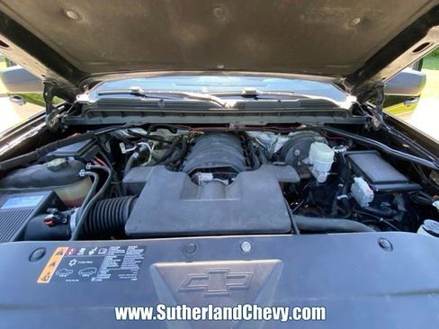 Used 2018 Chevrolet Silverado 1500 Custom w/ Custom Convenience Package AWD/4WD image 39