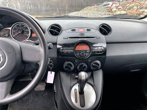Used 2014 MAZDA MAZDA2 Sport image 19