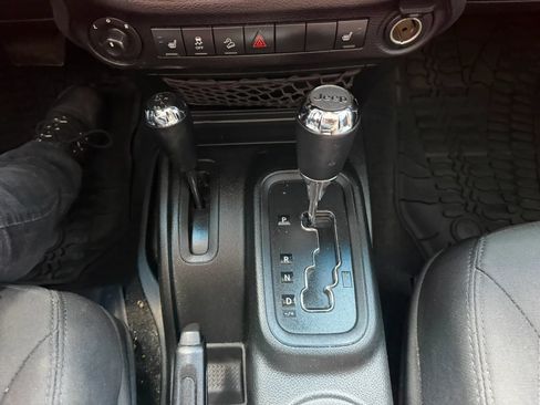 Used 2018 Jeep Wrangler Unlimited Sport S AWD/4WD image 22