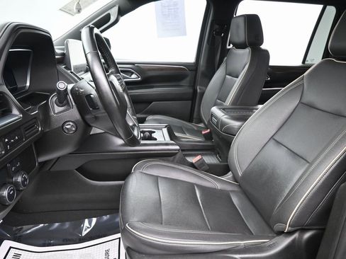 Used 2023 Chevrolet Suburban Premier image 23