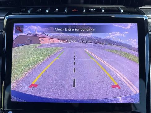 Used 2023 Jeep Grand Cherokee Limited image 23