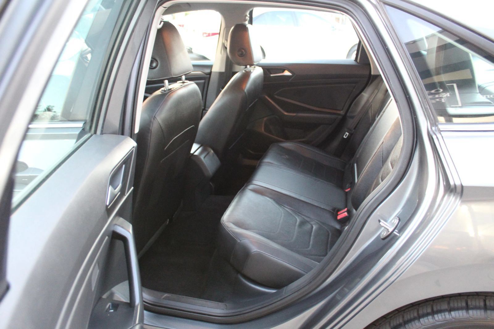 Used 2019 Volkswagen Jetta SEL Premium FWD image 12