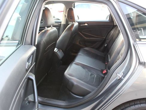 Used 2019 Volkswagen Jetta SEL Premium FWD image 12