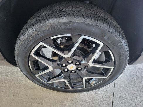 Used 2025 Chevrolet Traverse High Country w/ LPO, Floor Liner Package AWD/4WD image 32