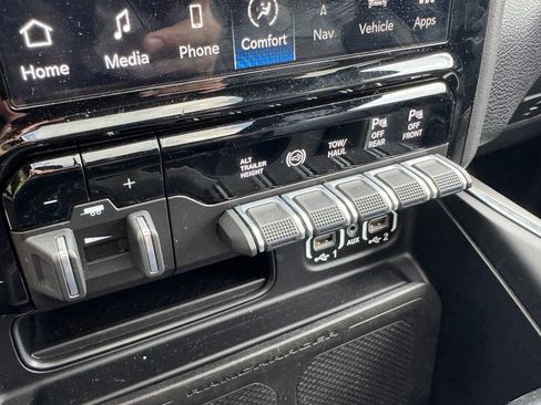 Used 2022 RAM 3500 Laramie AWD/4WD image 34
