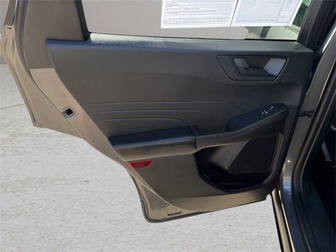 Used 2022 Ford Escape SE w/ Convenience Package image 18