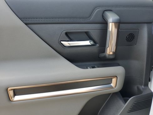 New 2025 GMC Hummer EV 2X image 12