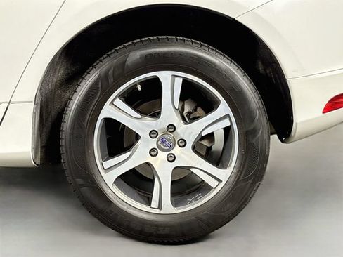 Used 2015 Volvo XC60 T6 Platinum FWD image 29