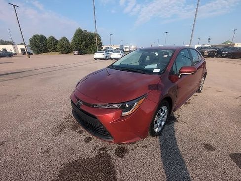 Used 2026 Toyota Corolla LE FWD image 11