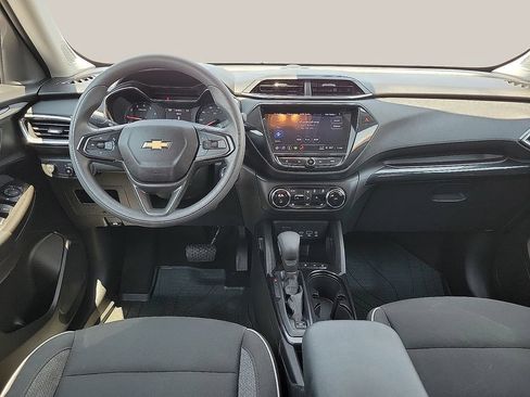 Used 2023 Chevrolet TrailBlazer LT w/ Convenience Package FWD image 9