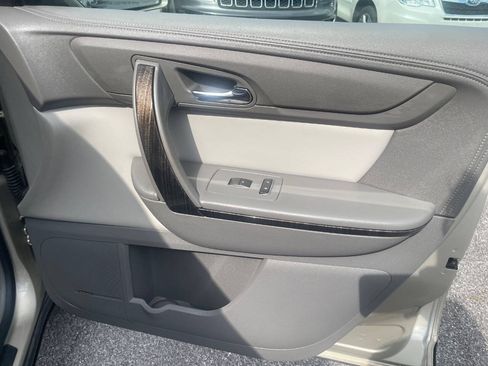 Used 2014 GMC Acadia SLT FWD image 33