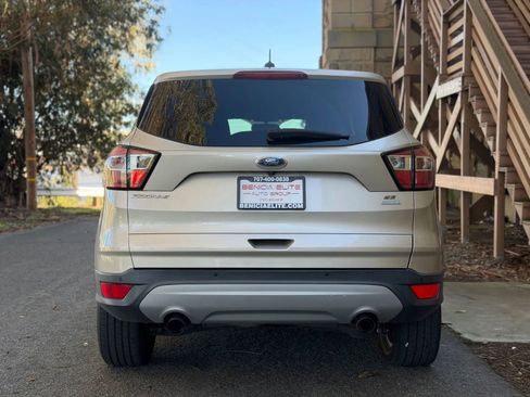 Used 2017 Ford Escape SE image 34