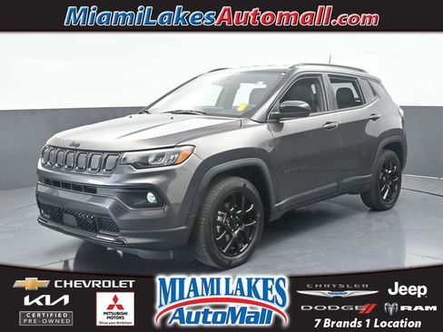 Used 2022 Jeep Compass Altitude image 1