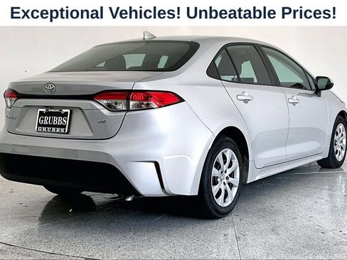Used 2023 Toyota Corolla LE FWD image 2