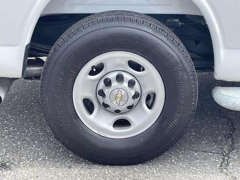 Used 2025 Chevrolet Express 2500 w/ Driver Convenience Package RWD image 7