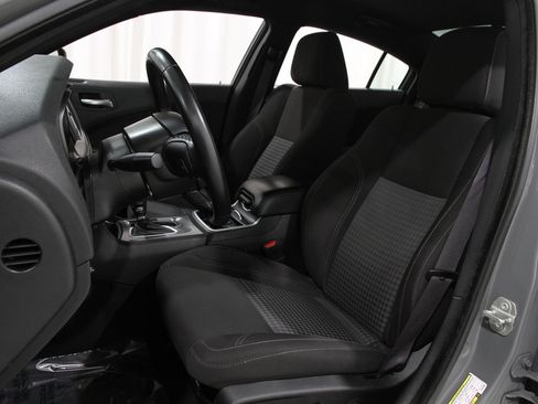 Used 2023 Dodge Charger SXT image 5