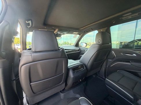 Used 2024 Cadillac Escalade Sport w/ LPO, ONYX Package AWD/4WD image 17
