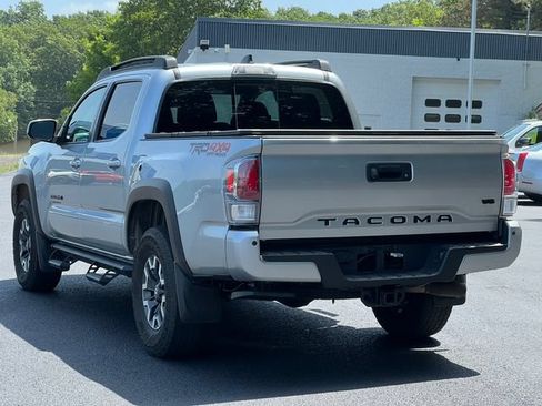 Used 2023 Toyota Tacoma TRD Off-Road w/ TRD Premium Off Road Package AWD/4WD image 16