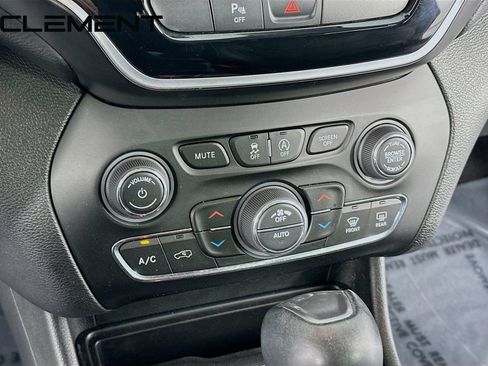 Used 2020 Jeep Cherokee Limited AWD/4WD image 22