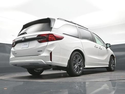 New 2026 Honda Odyssey Touring image 27