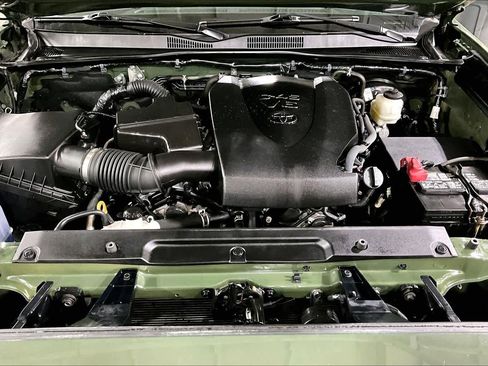 Used 2021 Toyota Tacoma TRD Sport w/ Technology Package image 26