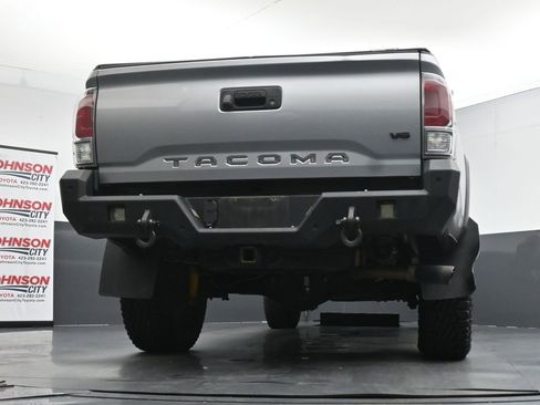 Used 2021 Toyota Tacoma TRD Off-Road AWD/4WD image 23