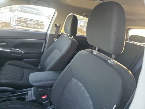 Used 2021 Mitsubishi Outlander Sport SE image 12