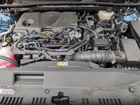 Used 2025 Toyota Camry SE image 15