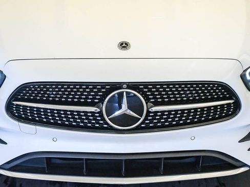Used 2022 Mercedes-Benz E 350 Sedan w/ Driver Assistance Package image 7