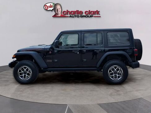 Used 2025 Jeep Wrangler Unlimited Rubicon AWD/4WD image 2