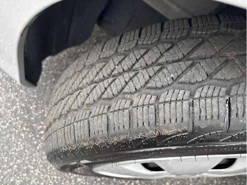 Used 2017 Toyota Yaris LE image 20