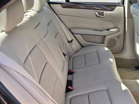 Used 2014 Mercedes-Benz E 350 Sedan image 20