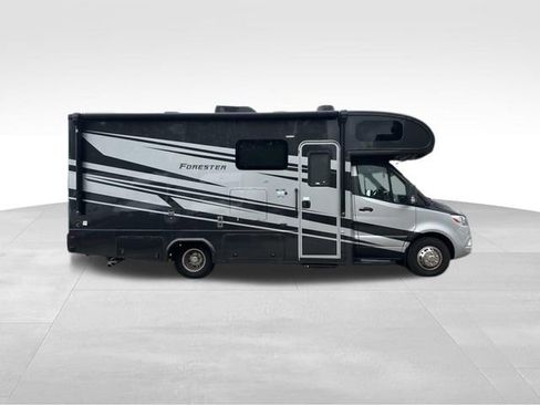 Used 2020 Mercedes-Benz Sprinter 3500 image 3