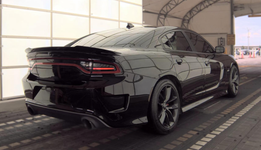 Used 2019 Dodge Charger R/T w/ Performance Handling Group RWD image 5