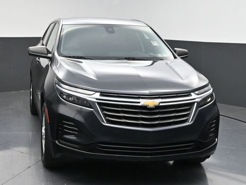 Used 2022 Chevrolet Equinox LS w/ LS Convenience Package AWD/4WD image 2