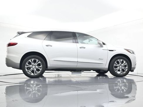 Used 2019 Buick Enclave Avenir w/ Avenir Technology Package AWD/4WD image 29
