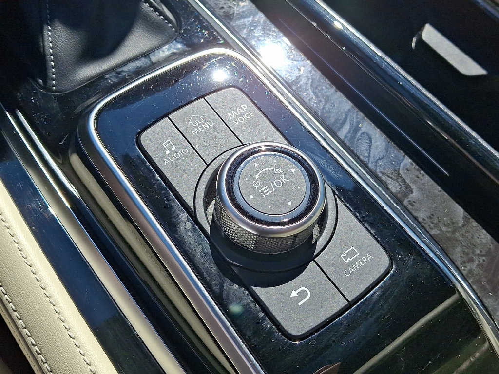 Used 2024 INFINITI QX80 Sensory AWD/4WD image 25