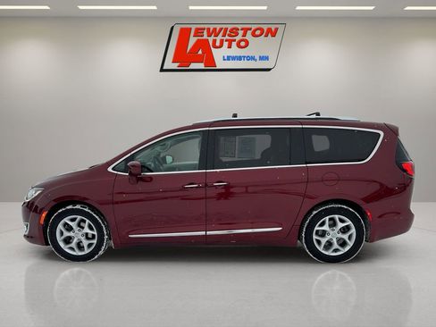 Used 2018 Chrysler Pacifica Touring-L Plus w/ Tire & Wheel Group image 10