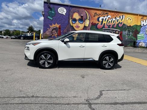Used 2021 Nissan Rogue SL w/ Premium Package AWD/4WD image 2