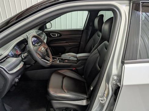 Used 2026 Jeep Compass Limited AWD/4WD image 14