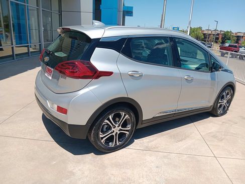 Used 2018 Chevrolet Bolt Premier w/ Driver Confidence II Package FWD image 5
