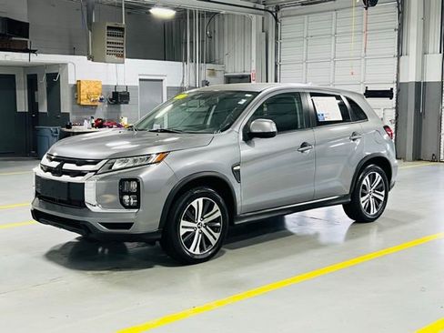 Used 2023 Mitsubishi Outlander Sport ES AWD/4WD image 13
