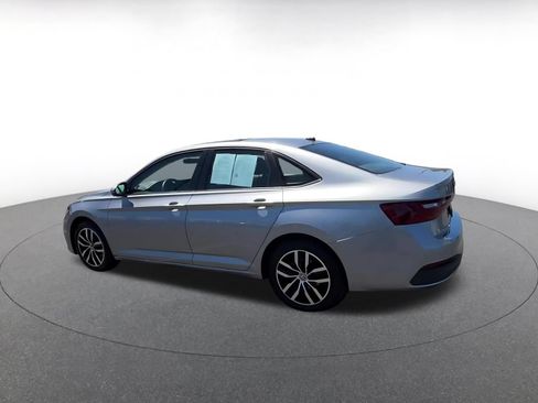 Used 2025 Volkswagen Jetta SE FWD image 10